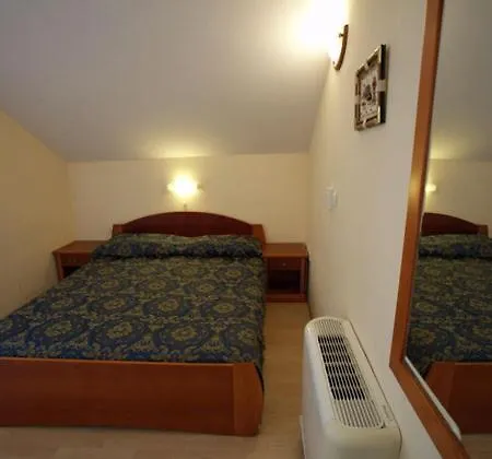Bijeli Delfin Apartman Biograd Na Moru