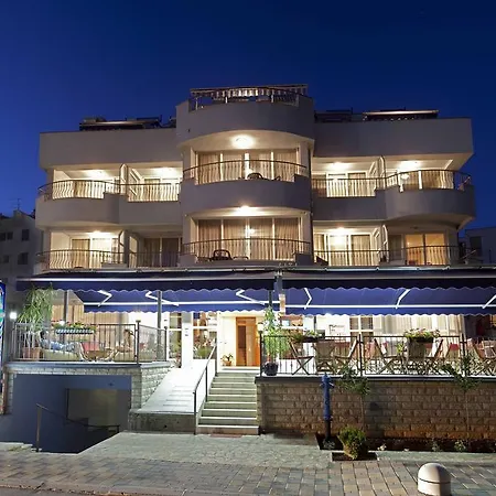 Bijeli Delfin Biograd Na Moru